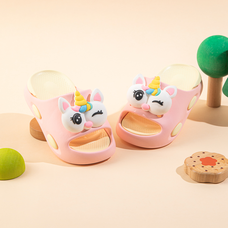 儿童拖鞋女孩夏天2025新款卡通