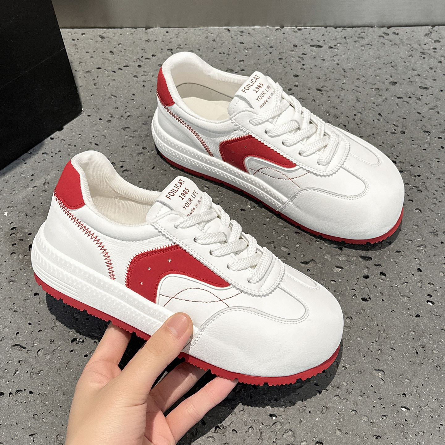 超火轻便软底小白鞋女款2026春季新款舒适不累脚运动休闲德训板鞋