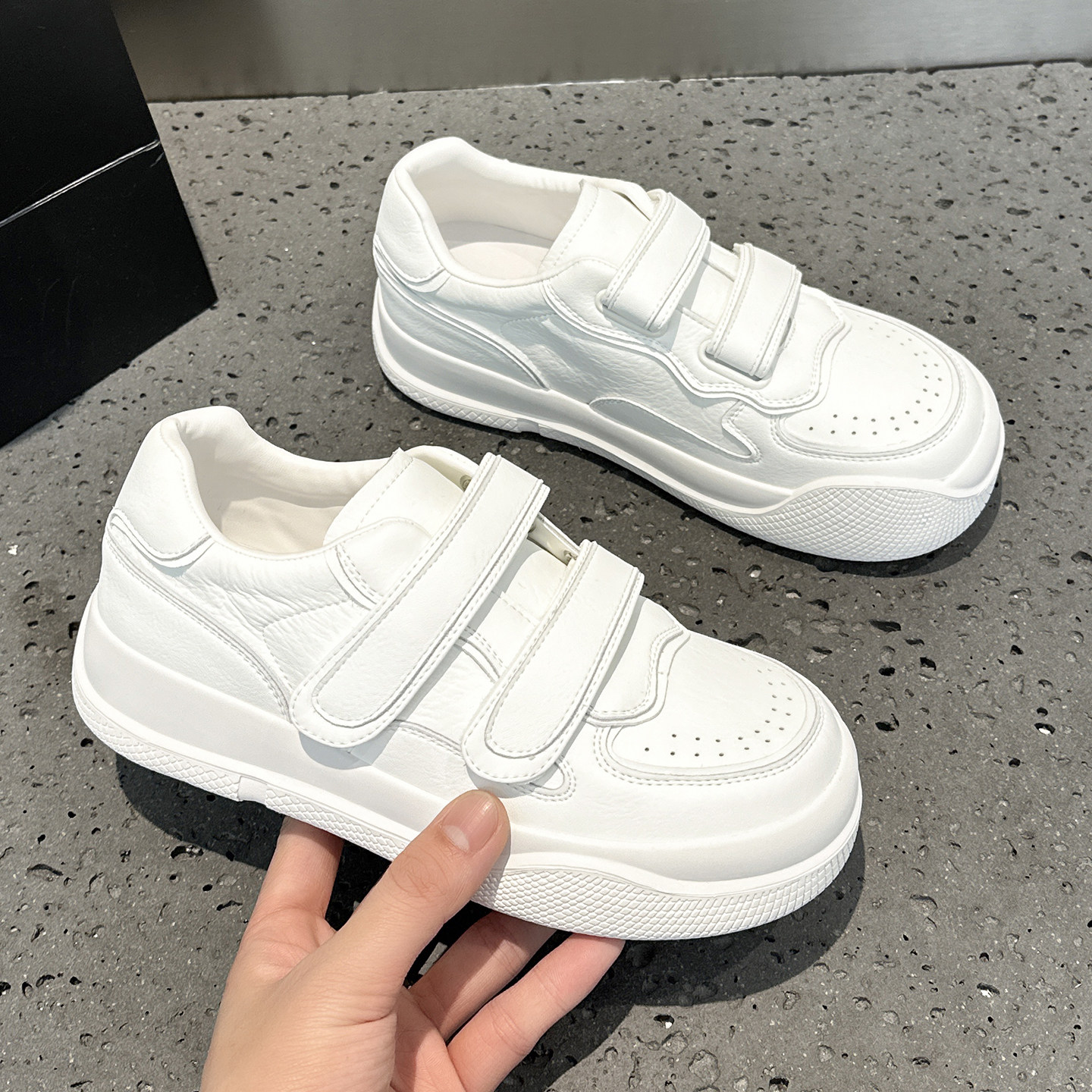 春季真皮魔术贴小白鞋女板鞋2026新款百搭平底学生休闲圆头运动鞋,女鞋,休闲板鞋,淘宝优惠券,粉丝福利购,淘宝优惠卷