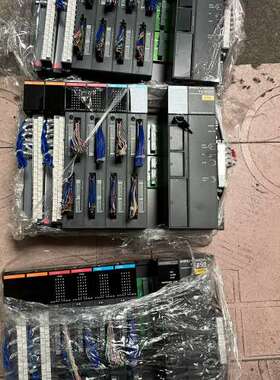 东芝TC200，模块TC64DI的2片，TC64DON的2片