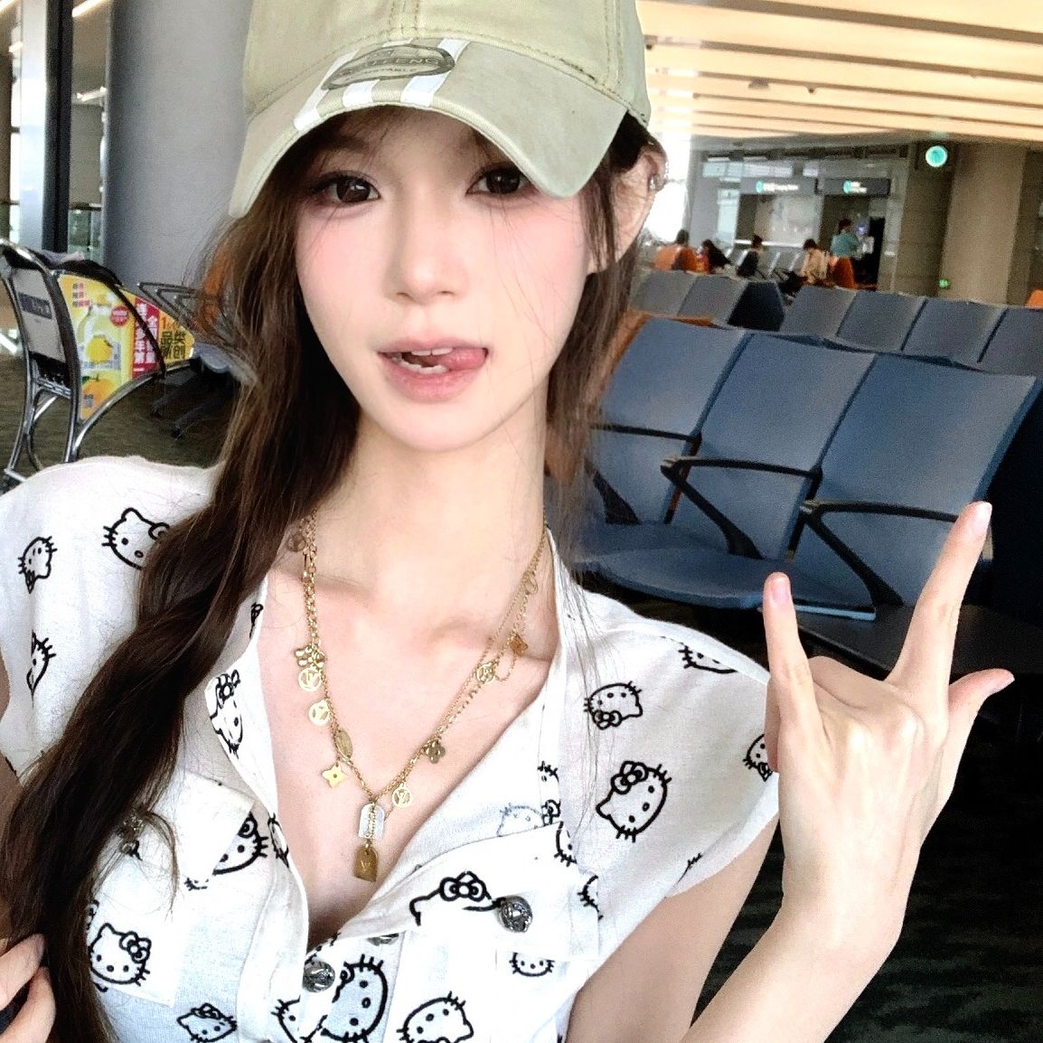 韩系独特卡通猫咪正肩短袖t恤女夏季修身显瘦百搭甜辣妹短款上衣