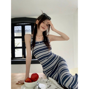 韩系chic条纹复古背心长裙女夏2026新款 收腰显瘦独特撞色连衣裙子