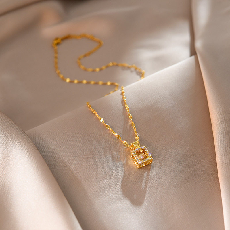 锁骨链香水瓶18k金韩版新款潮个性ins简约网红气质吊坠项链女项饰