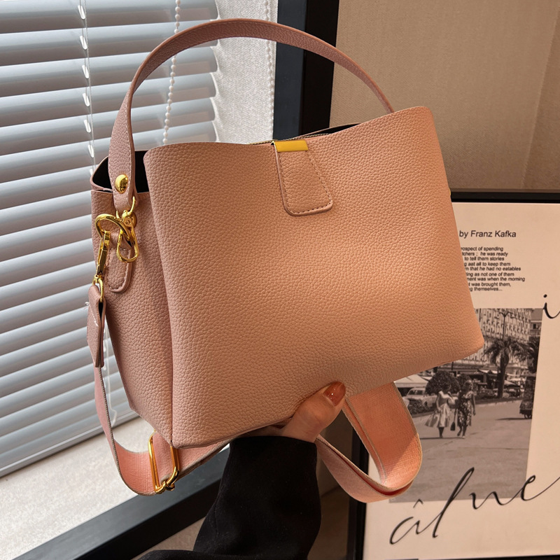 潮流时尚手提水桶包大容量斜挎包女高级感轻奢女包