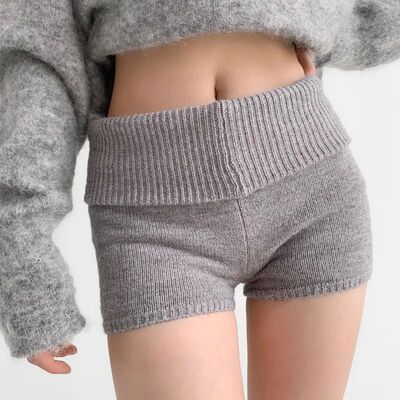 纯色翻边毛线短裤不易变形