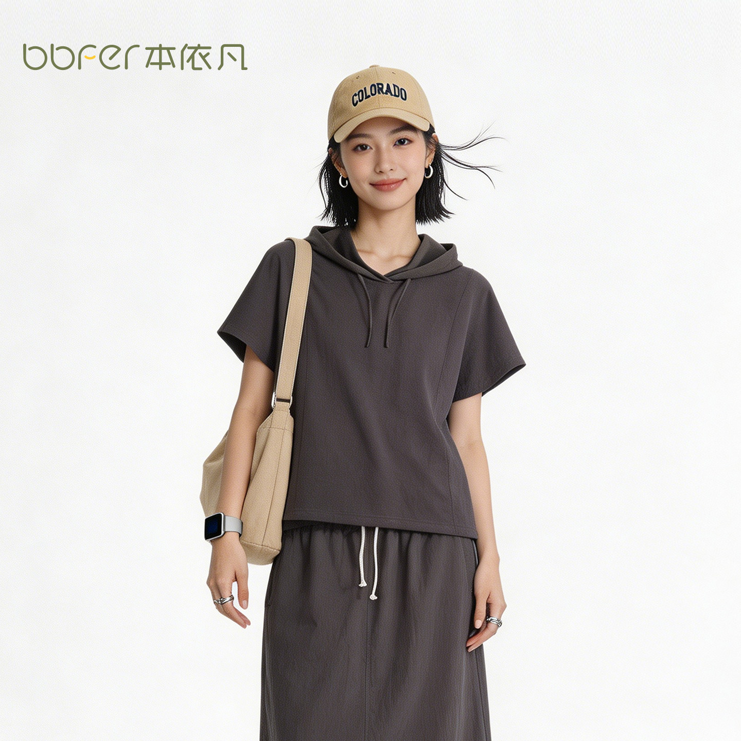 BBFER本依凡2026夏连帽短袖T恤合体百搭飞袖上衣内搭女0830