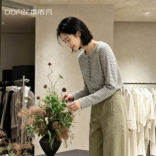 圆领条纹长袖女士针织衫