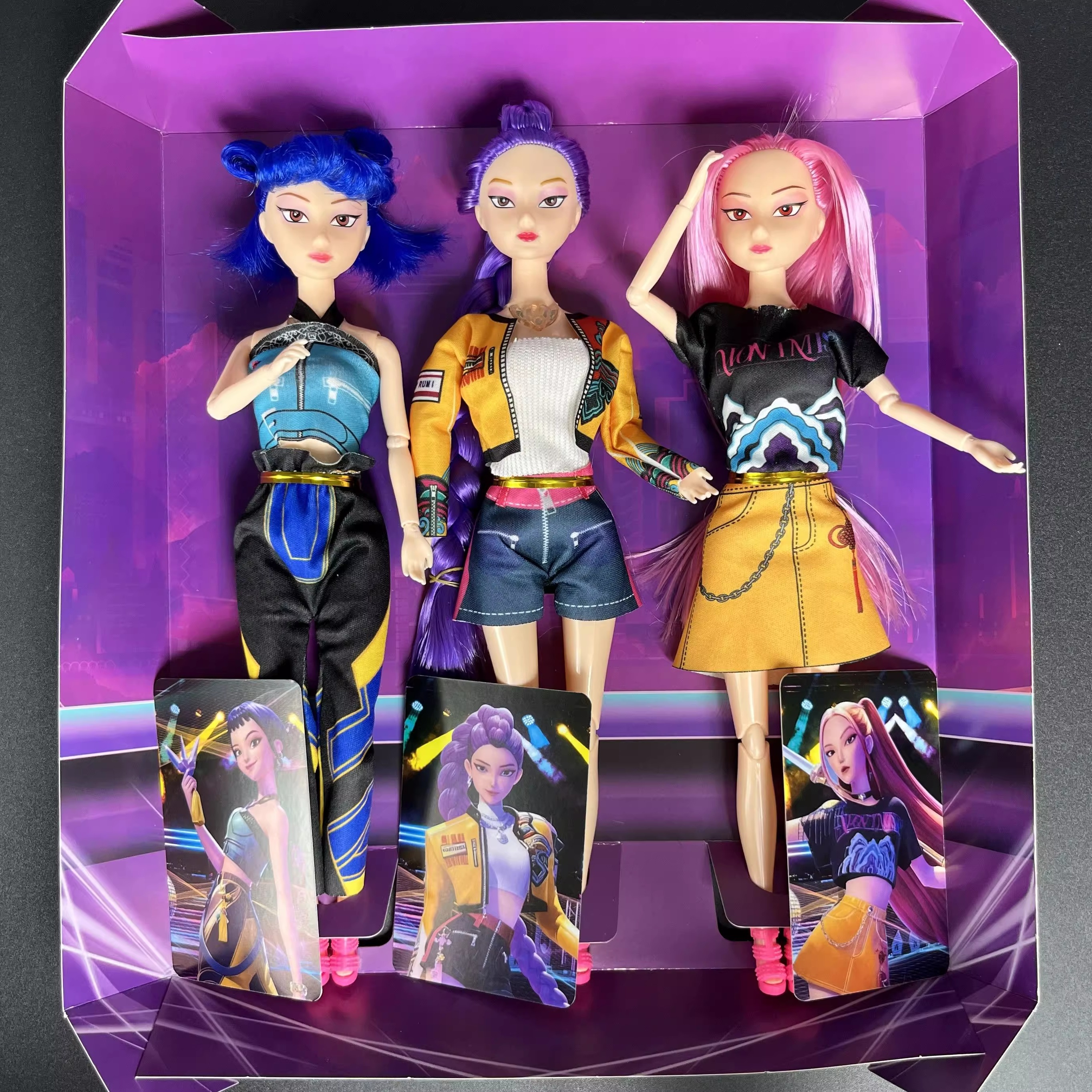 猎魔女团搪胶公仔玩偶实身带七彩灯光主题曲乐器手办男团模型娃娃