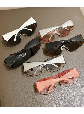 骑行防风眼镜防蚊虫风沙2024新款欧美风无框连体墨镜科技感太阳镜