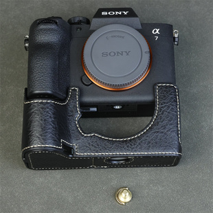 适用索尼ILCE-7V相机包保护皮套 a7m5半套 底座 a7r5外壳
