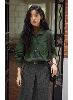 solighter 法式复古燕子领人字纹磨毛衬衫女秋冬2025新款长袖衬衣