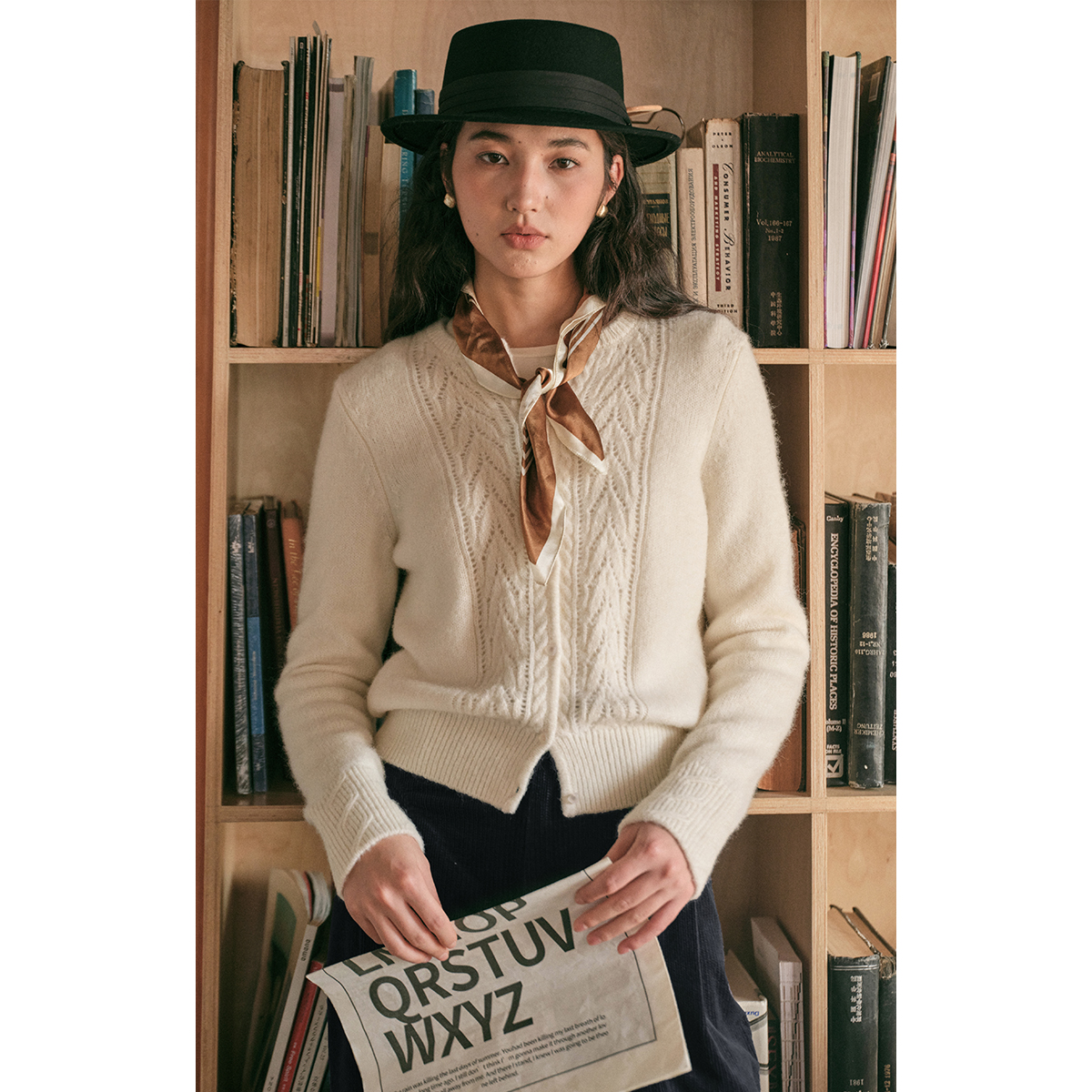 solighter羊驼毛钩花圆领开衫