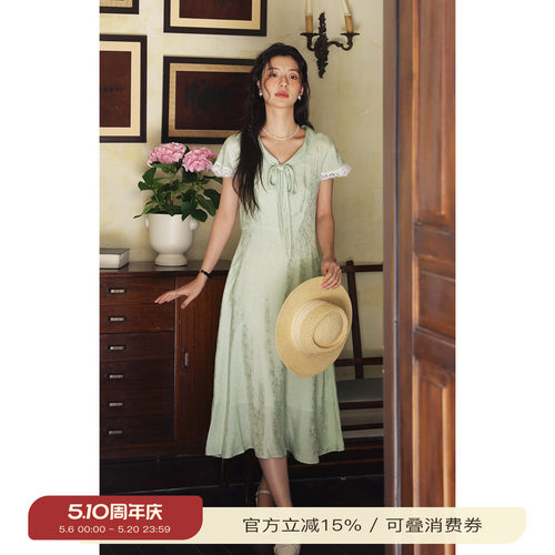 solighter法式系带领收腰连衣裙