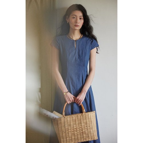 solighter法式一粒扣收腰连衣裙