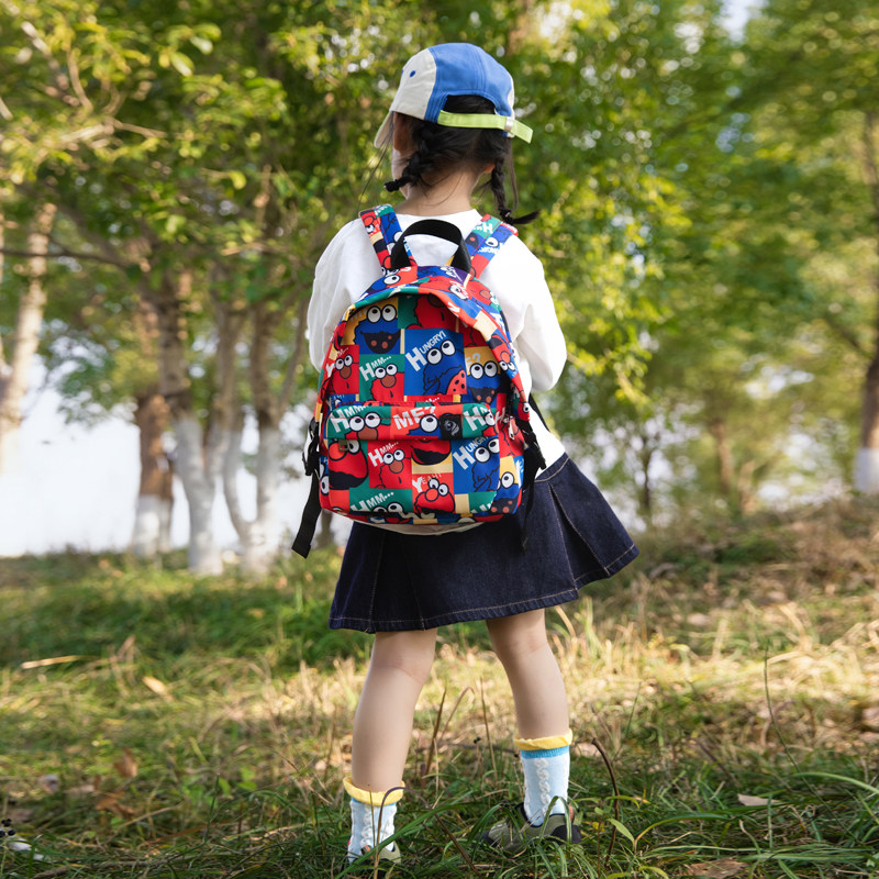 时尚芝麻街双肩背包超轻防水休闲旅游包小学生春游研学包包轻便款