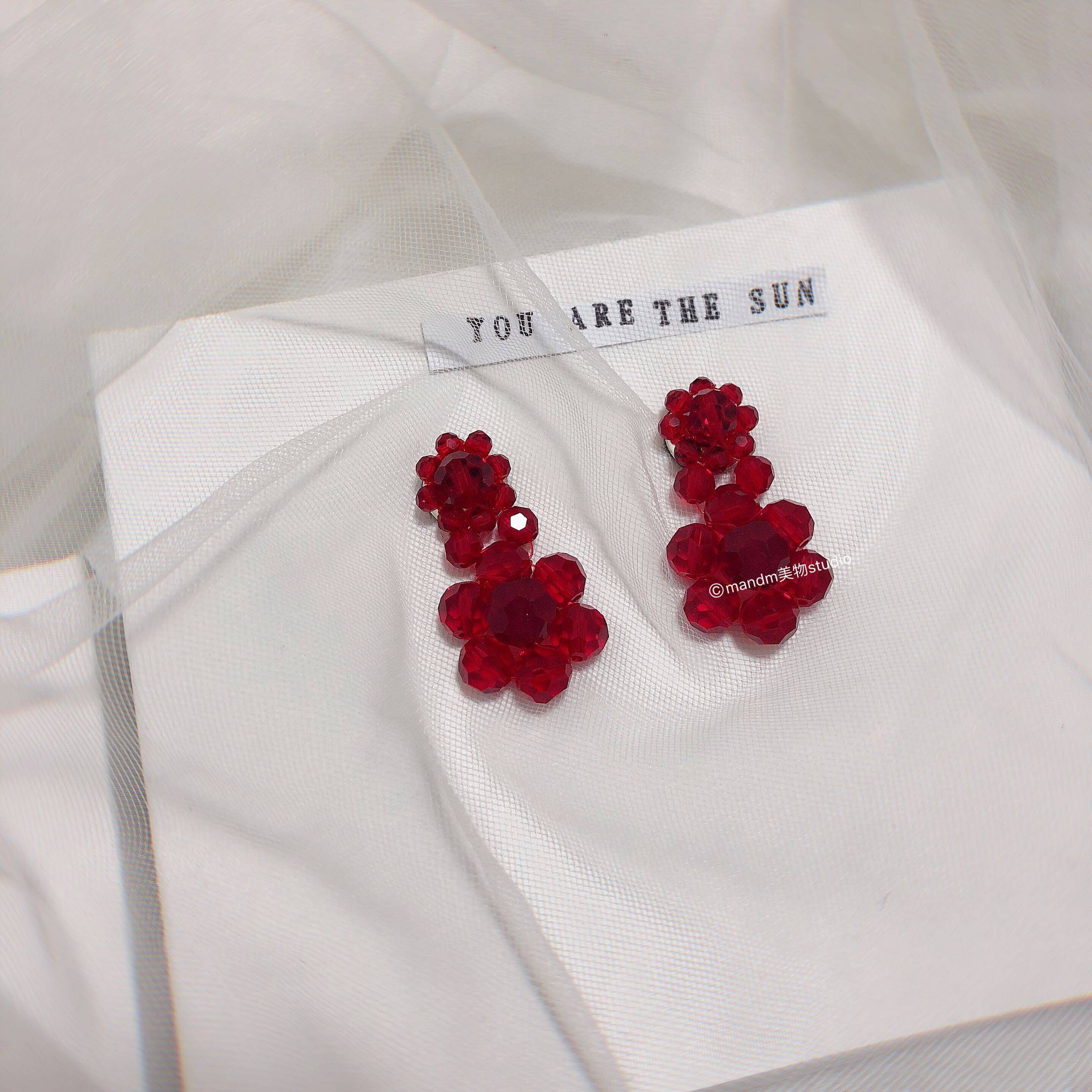 设计师小众设计时装酒红色花朵