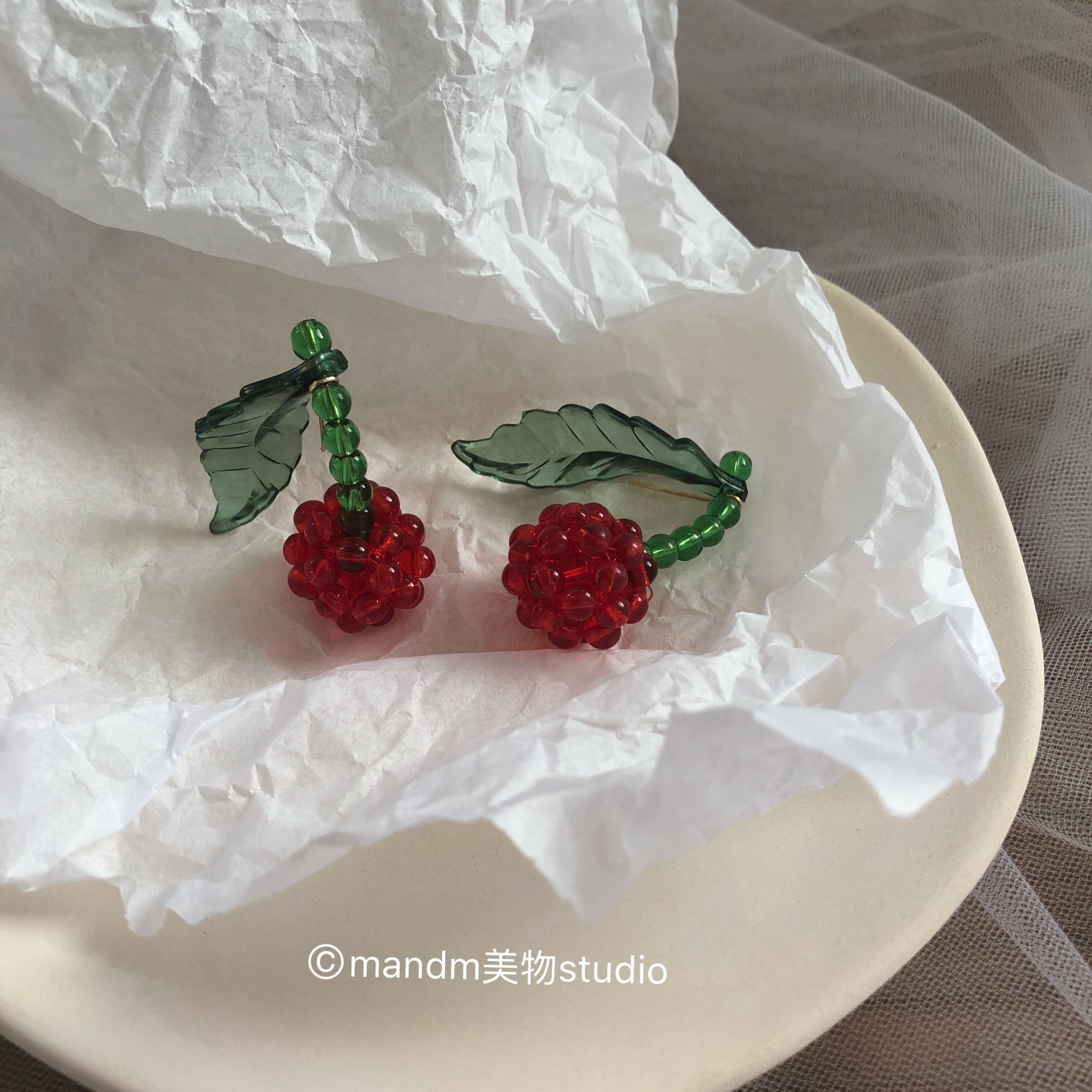 日系文艺风红色编织防过敏耳环