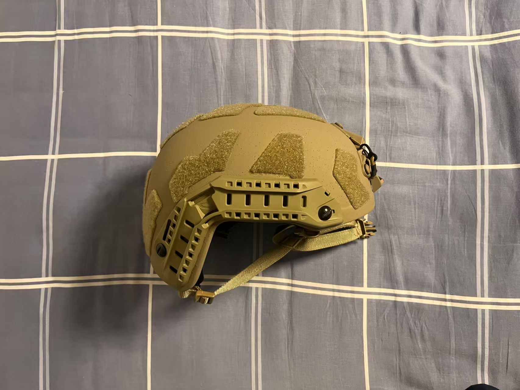 ops core sf防弹头盔，9.9成新，tan499，L码，ops core新款导轨