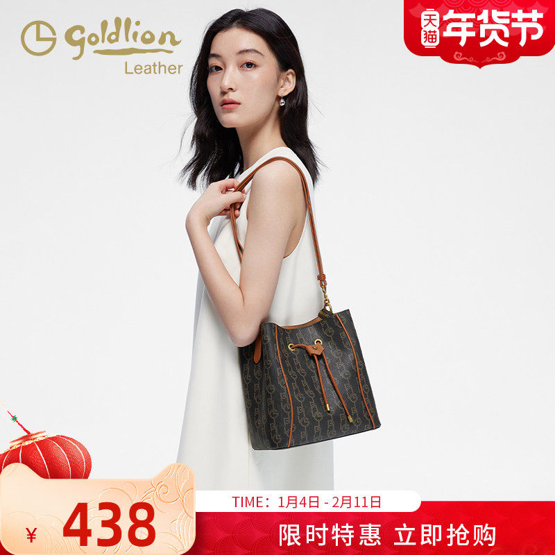 金利来女包2025新款复古印花PVC单肩水桶包大容量百搭抽绳斜挎包,箱包皮具/热销女包/男包,水桶包,淘宝优惠券,粉丝福利购,淘宝优惠卷