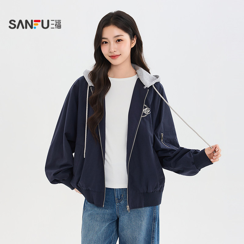 三福女单外套2026秋季新款英文绣花短外套宽松连帽棒球服上衣女装