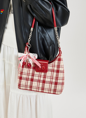 三福挎包冬季红色胶囊系列复古樱桃hobo包腋下包女包514360