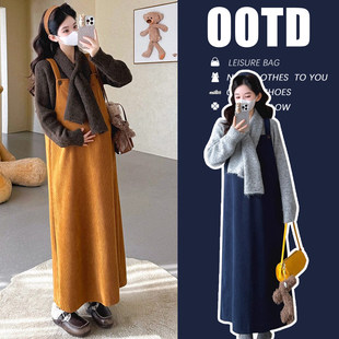 孕妇冬装套装气质高级感2025新款加绒加厚保暖背带裙毛衣两件套装