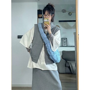 胖mm韩版运动风无袖连帽外套女春秋大码300斤宽松减龄百搭马甲ins