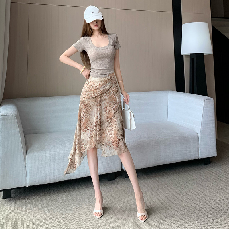 港风不规则豹纹半身裙女2026夏季新款高腰显瘦时尚百搭褶皱中长裙