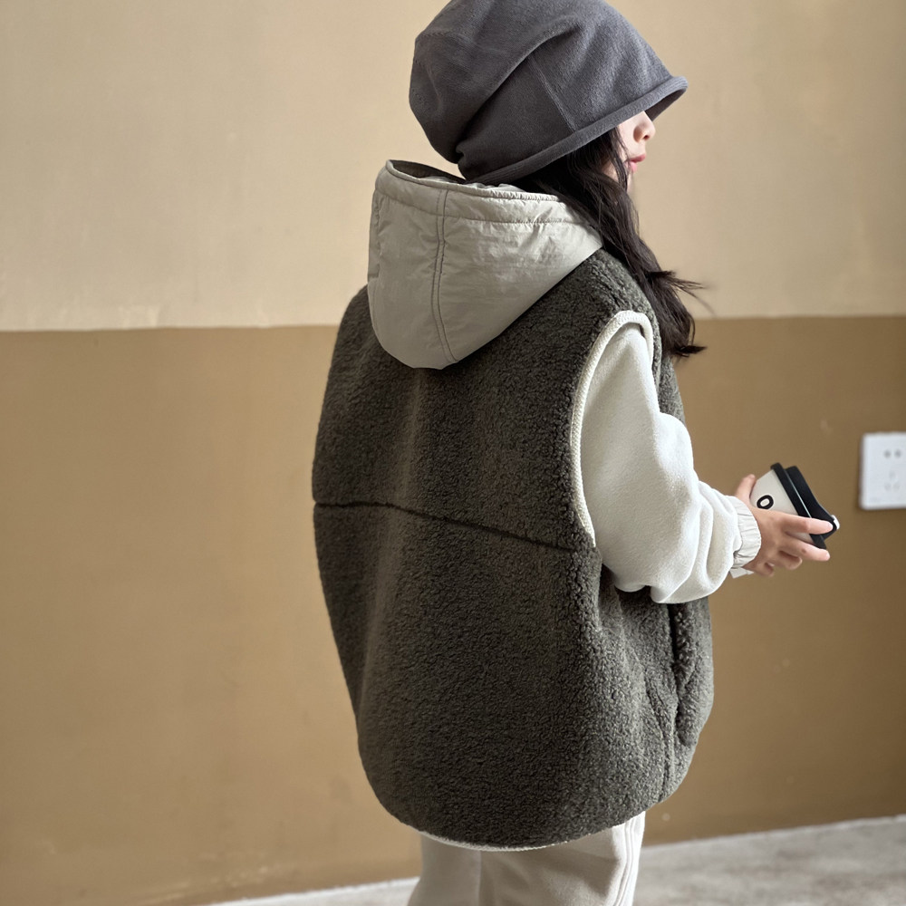 女童马甲秋冬款2025新款儿童马夹外穿加厚摇粒绒女大童两面穿外套
