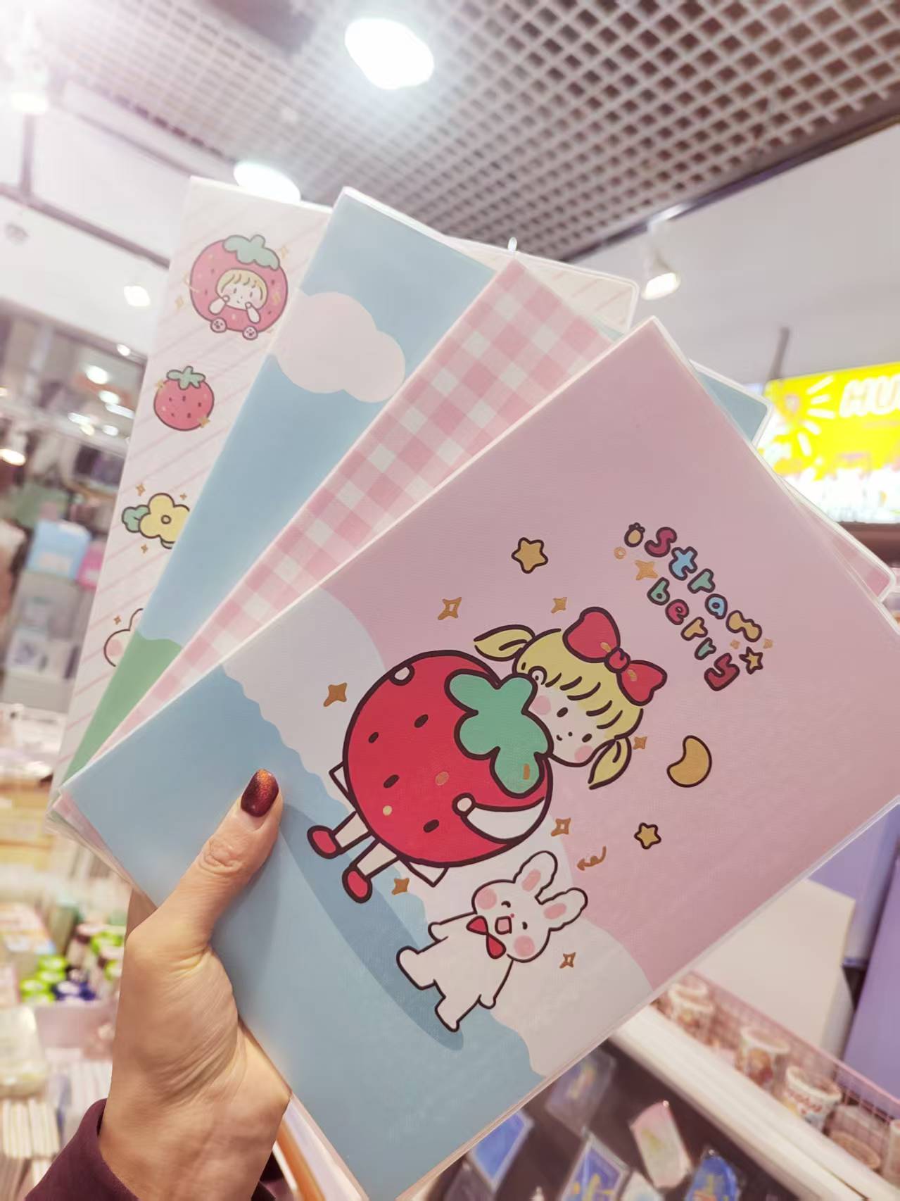 卡通女孩透明封面胶套本日记本大号网格内页学生彩色记事本手账本