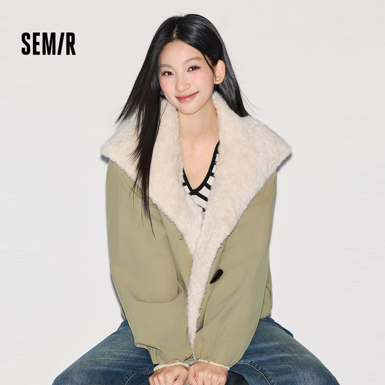 森马插肩袖毛领翻领牛角扣棉服女