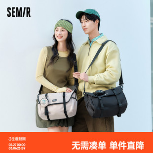森马斜挎包男大容量旅行收纳袋2025新款邮差包多功能手提包情侣款