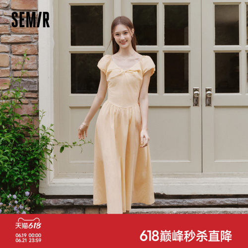 森马泡泡袖扭结收腰A字连衣裙女