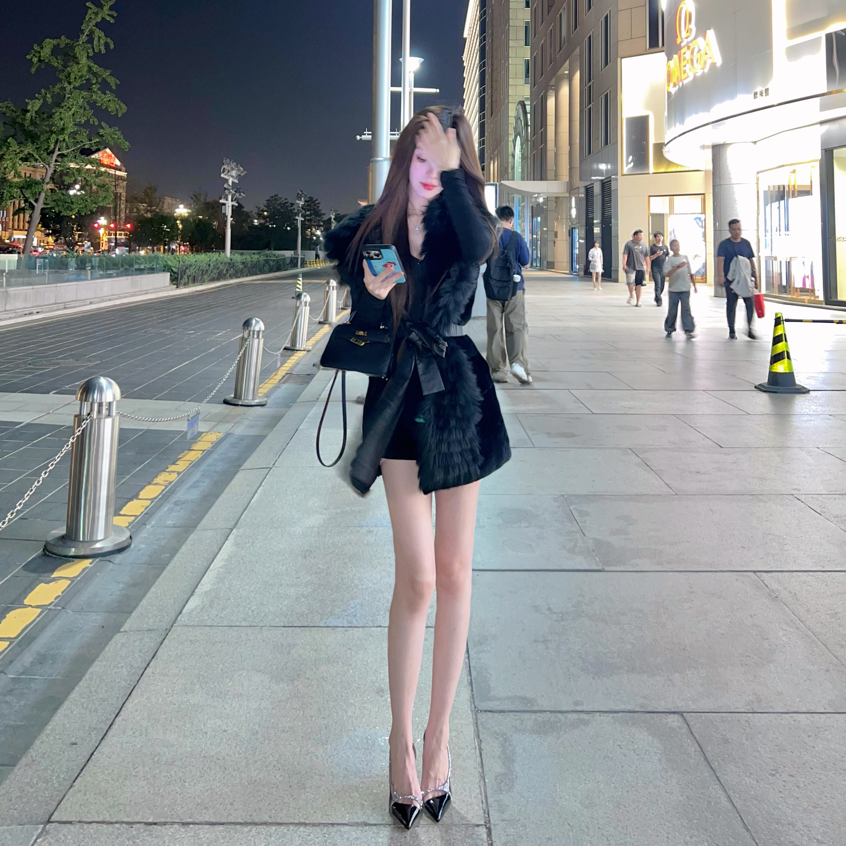 10.10Winema晓雪 小性感皮带掐腰设计 黑色狐狸毛拼接兔毛马甲