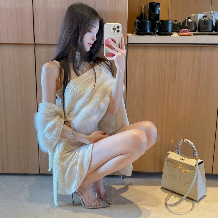 9.8Winema晓雪 清潭洞披肩奶白色/奶茶色狐狸毛25年秋冬高级百搭