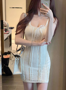 6.15  黑、白提花蕾丝吊带连衣裙女夏季纯欲辣妹迷你裙收腰包臀裙