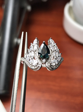 925银镀黄金镶嵌天然蓝宝石戒指豪华天使翅膀