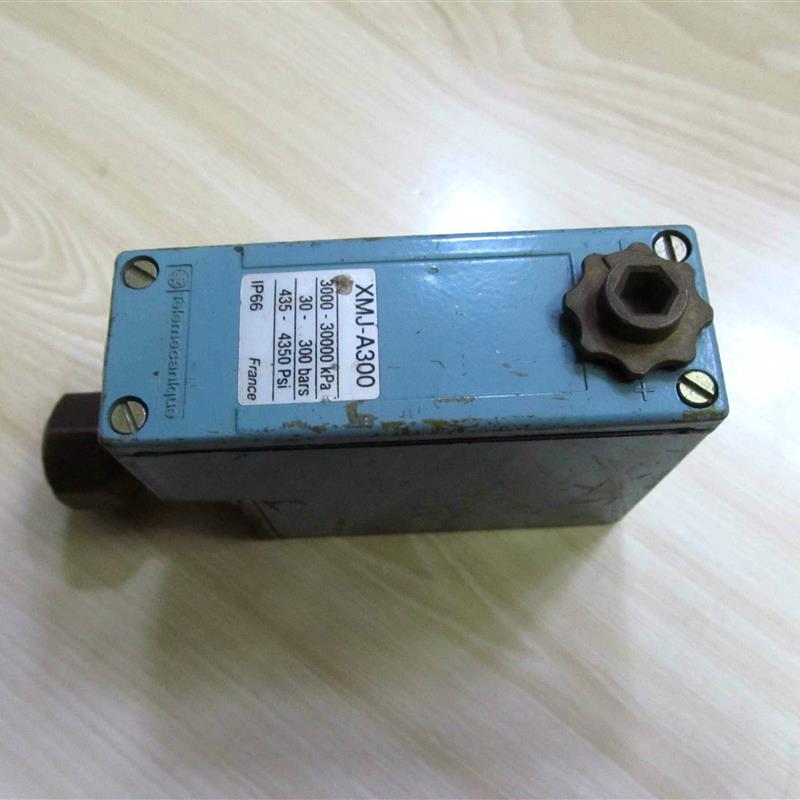 现货XMJ-A300 正品施耐德 压力开关
