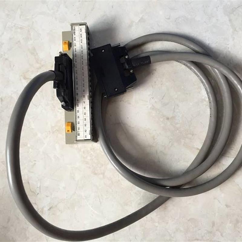 *  L02CPU LX41C4-CM LY42NT1P-CM 用端子台及电缆线 一套