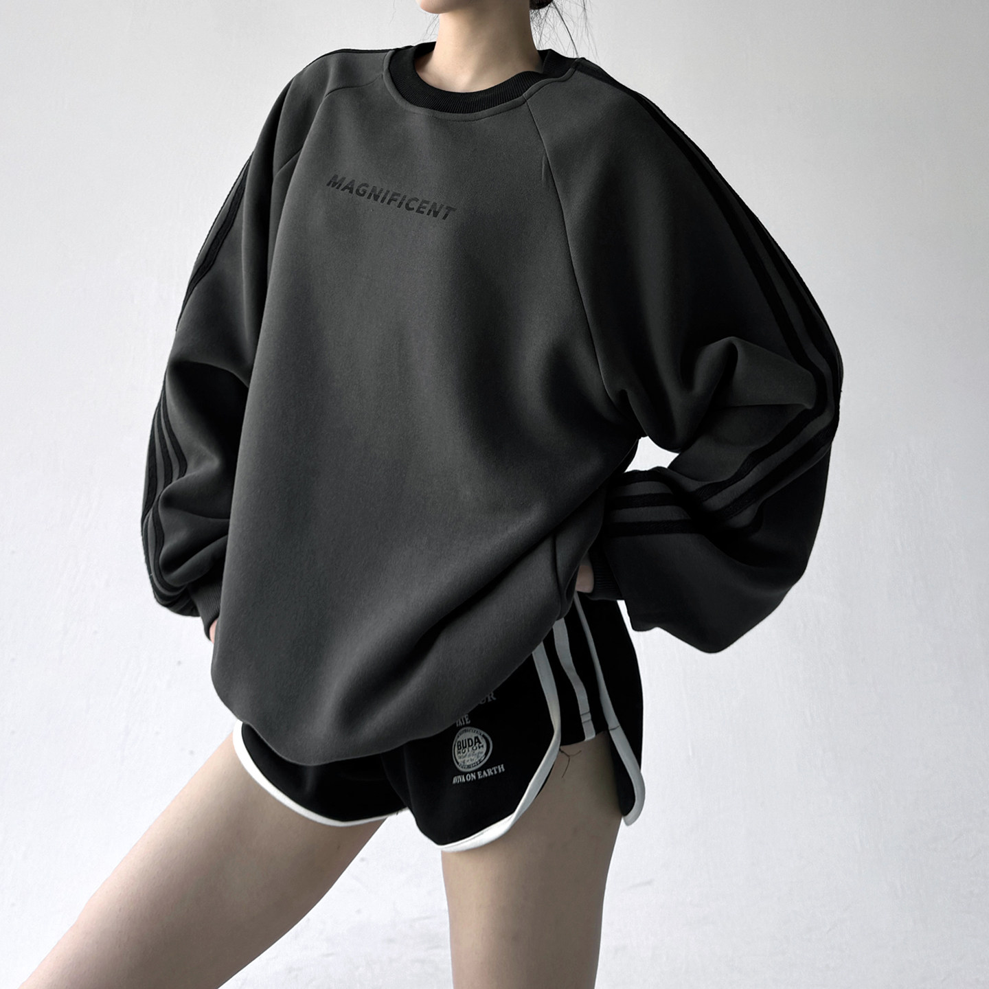 巨好看条纹圆领卫衣女春秋宽松运动上衣2025冬装新款高个子上衣