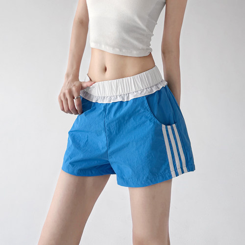 2026年夏季新款蓝色运动短裤女高腰宽松巨好看休闲裤条纹装饰女裤