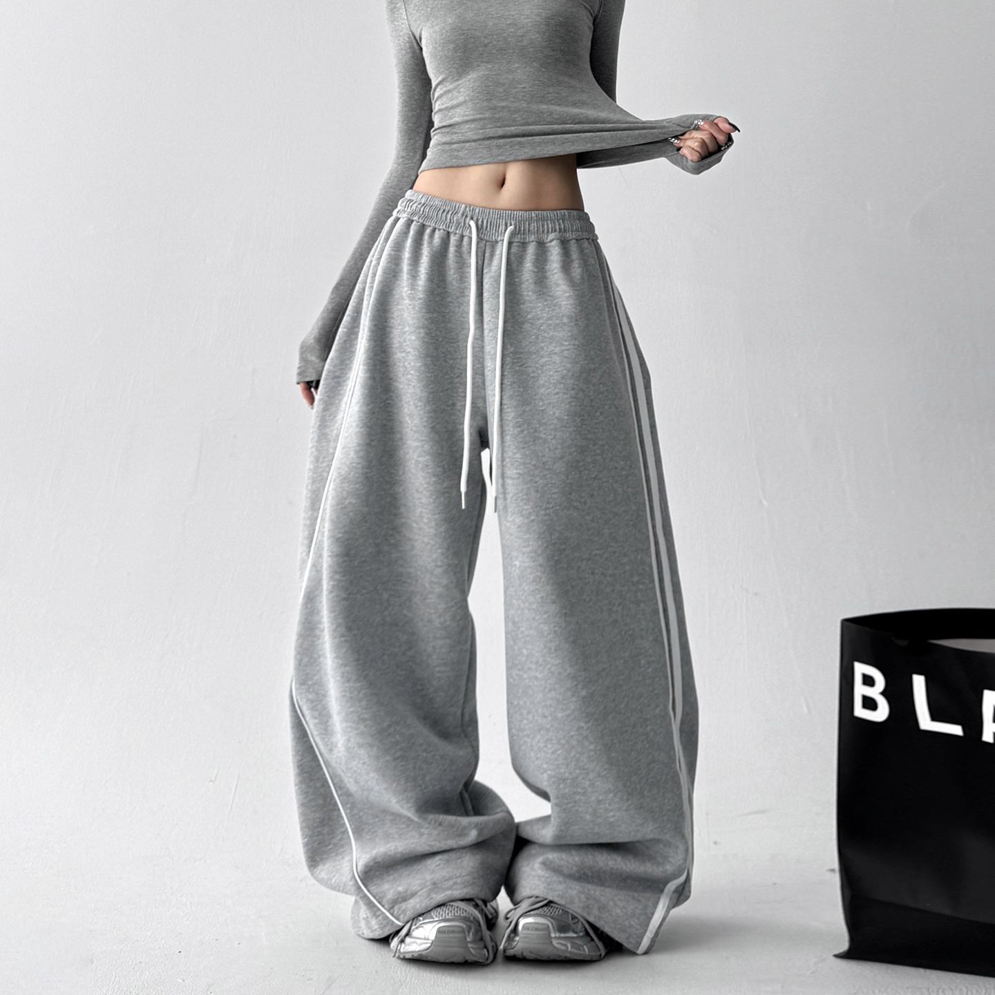 今年流行休闲裤女2025秋季新款撞色阔腿裤早秋高个子显瘦运动裤子