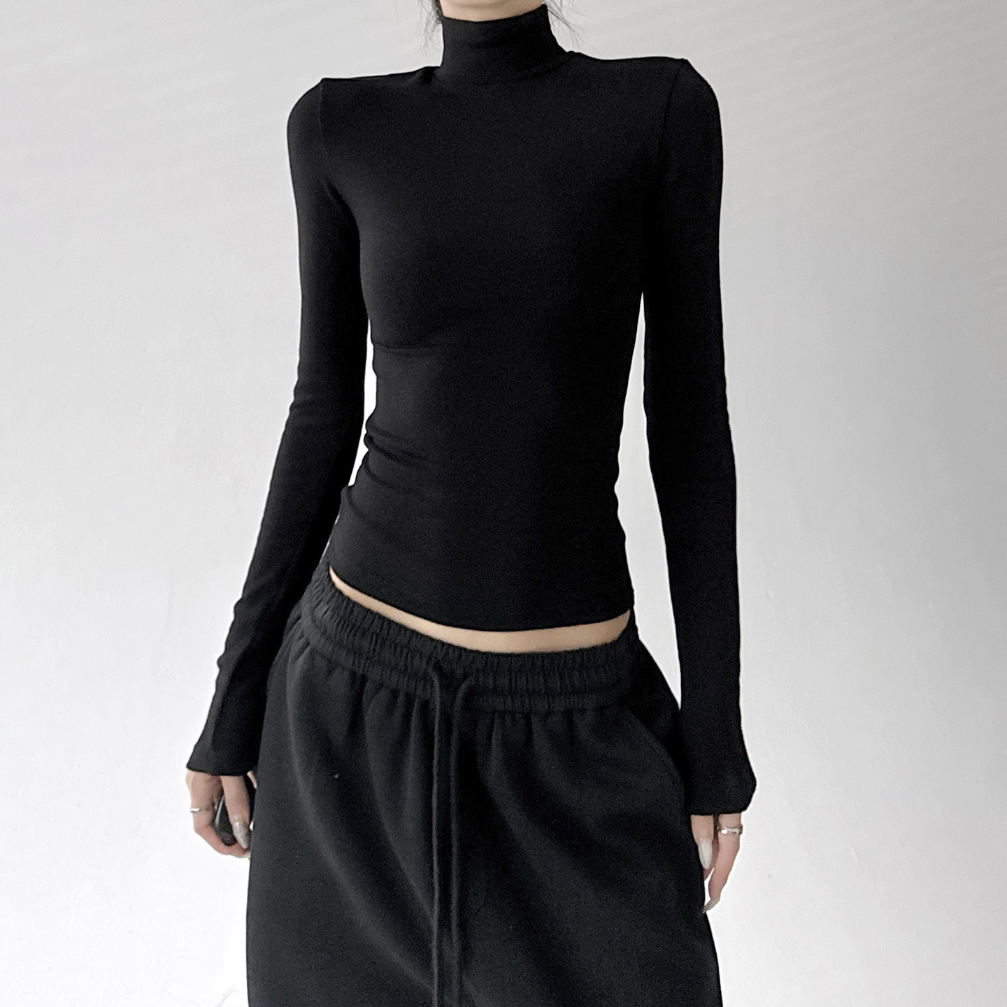 黑色高领长袖T恤女2025秋冬装新款极简风高级感外穿洋气打底衫