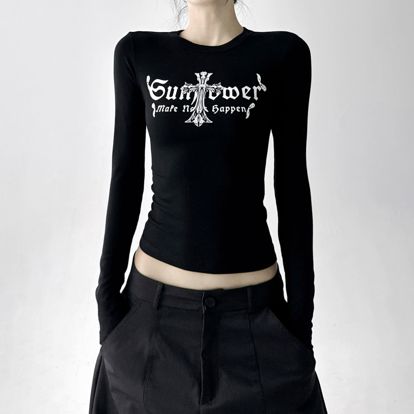 网红爆款2025秋冬季新款圆领长袖t恤女简约百搭印花上衣打底衫,女装/女士精品,T恤,淘宝优惠券,粉丝福利购,淘宝优惠卷