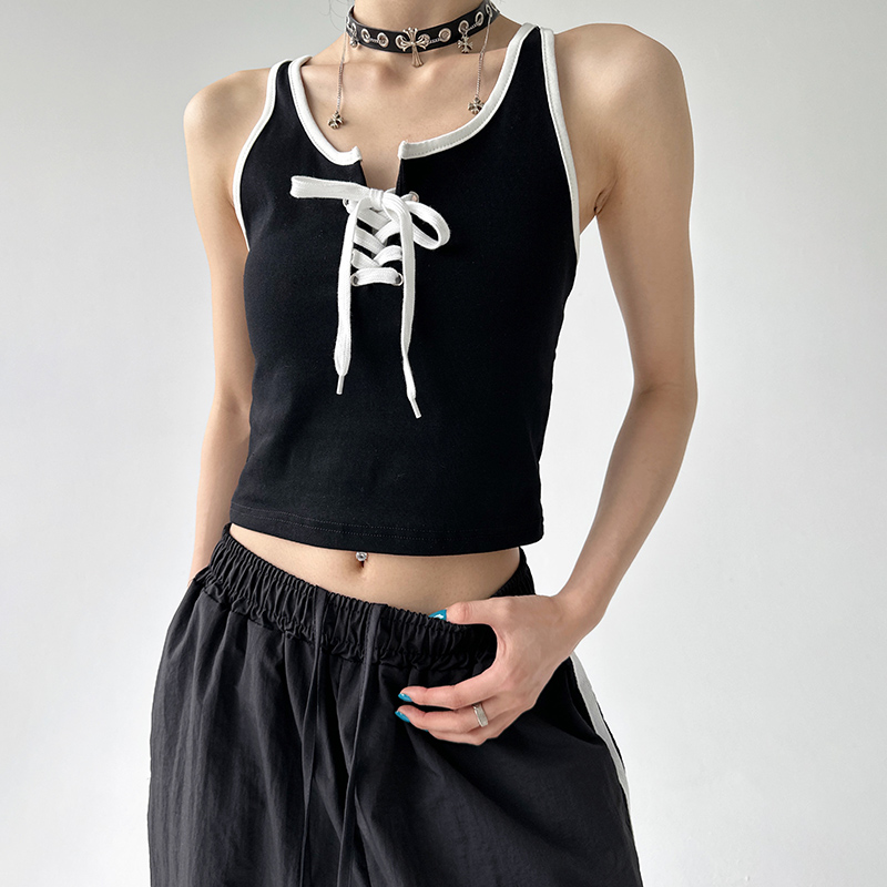 设计感无袖短款时尚上衣