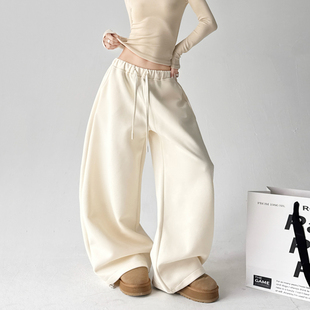米黄色卫裤女冬季阔腿裤2025超火新款美式抽绳高腰显瘦运动裤子