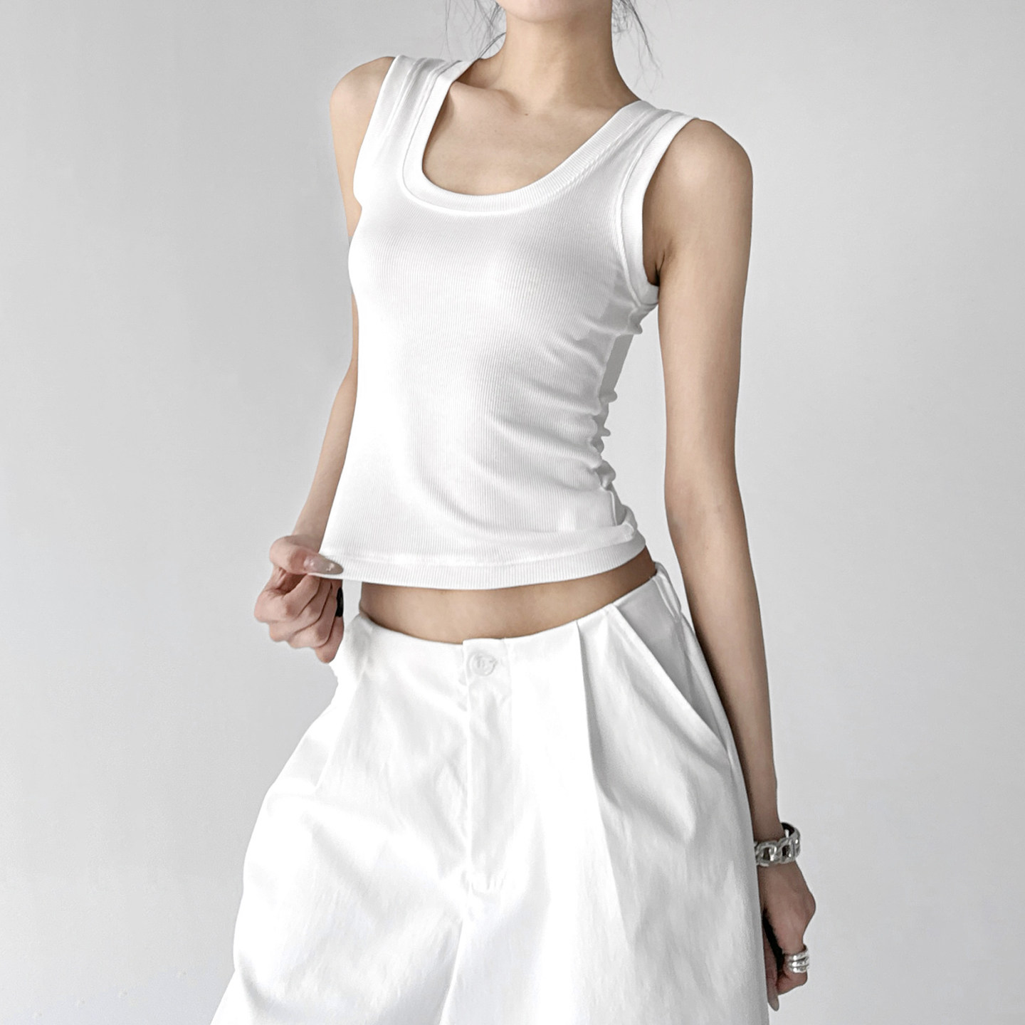 简约风U领工字背心女白色吊带显瘦辣妹风上衣,女装/女士精品,背心吊带,淘宝优惠券,粉丝福利购,淘宝优惠卷