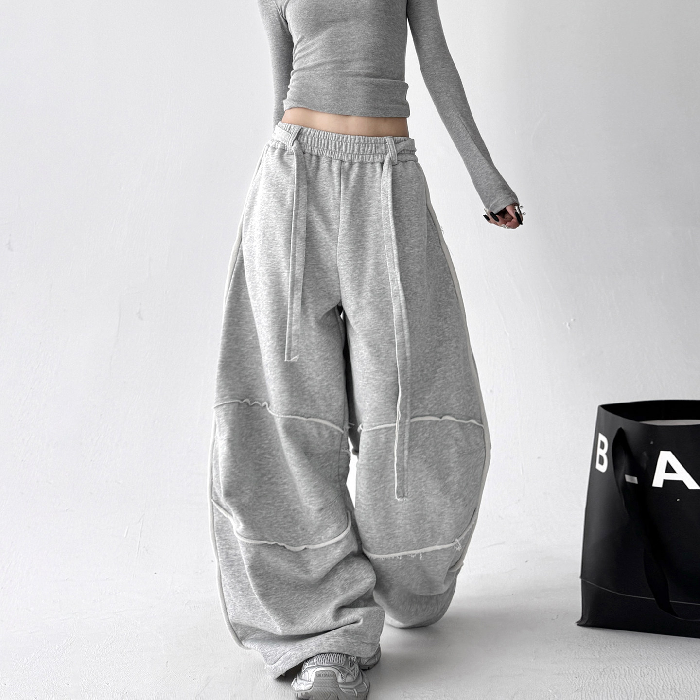 原创设计灰色休闲裤女2025秋季新款宽松显瘦百搭超火春秋阔腿卫裤,女装/女士精品,休闲裤,淘宝优惠券,粉丝福利购,淘宝优惠卷