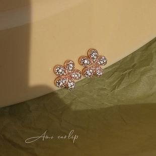 未闻花名耳夹无耳洞女轻奢高级感满钻花朵甜美少女无痛硅胶耳饰潮