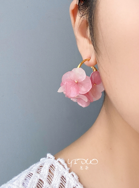 原创樱花粉渐变绣球花耳环女手工滴胶真花永生花甜美仙气度假耳饰
